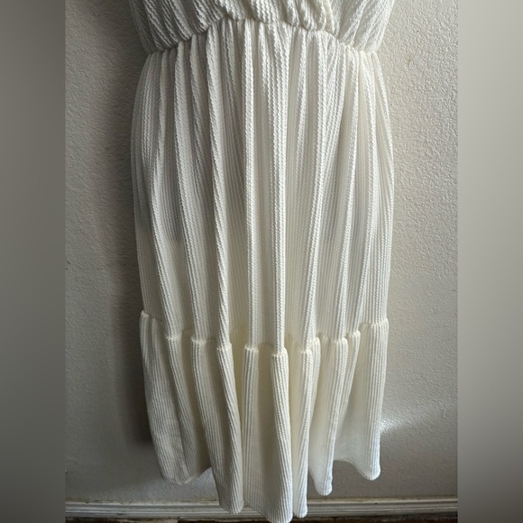 Caution To The Wind White Pleated Maxi Dress Sleeveless V-Neck M - Picture 5 of 9